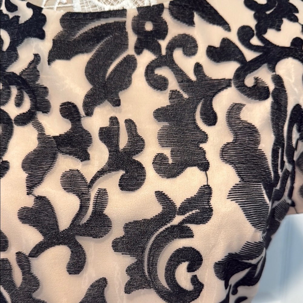 Tahari Arthur S. Levine Black and Cream Mini Cocktail Dress 8 - Picture 4 of 15
